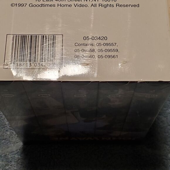 VINTAGE Boxed set of John Wayne VHS Factory Sealed - Picture 2 of 4